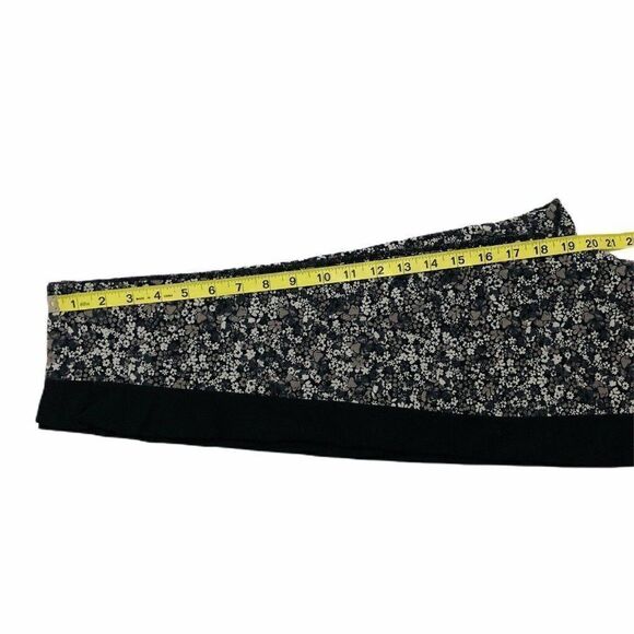 Athleta Ditsy Stripe Balance Capri Flint Gray M - Picture 7 of 8